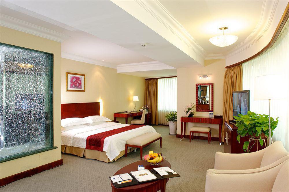 Standard Queen Room,53729164:JPEG