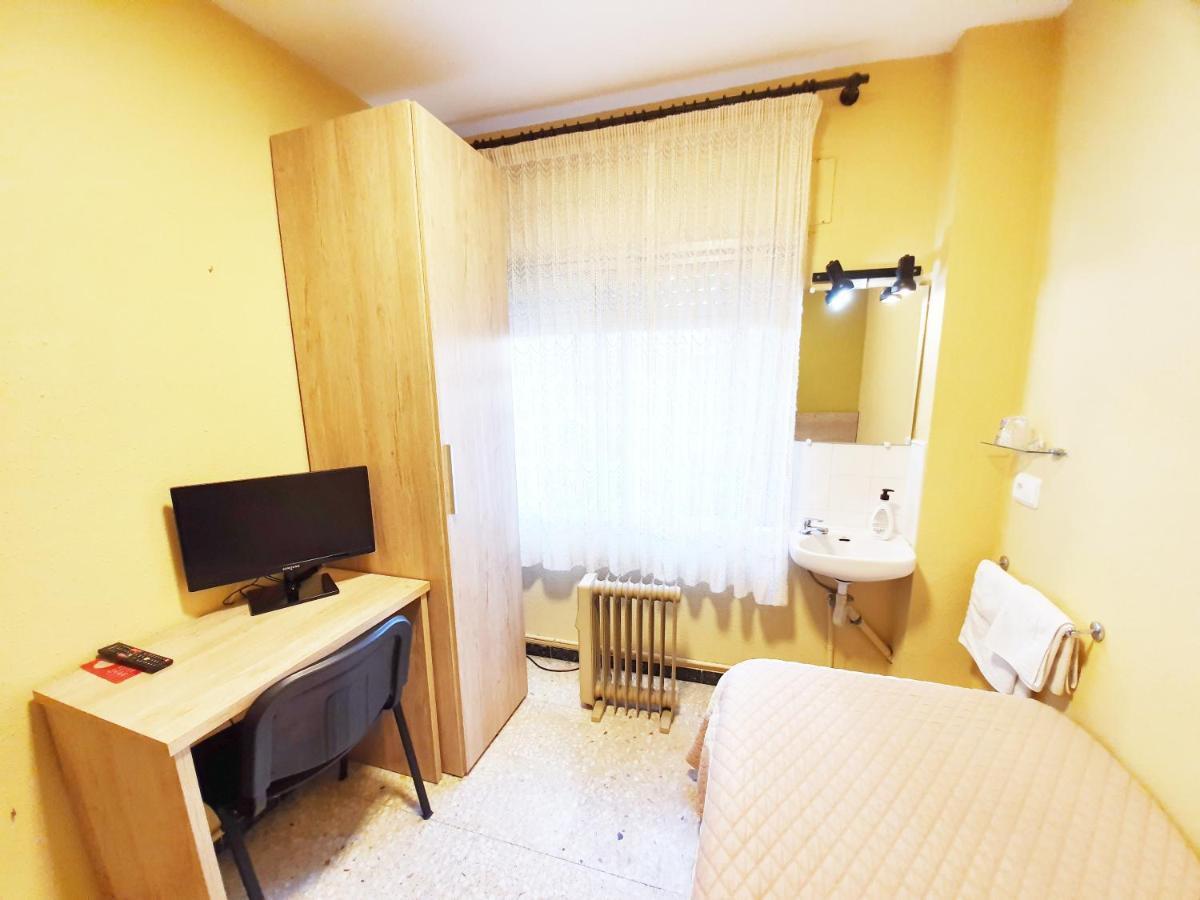 Standard Single Room,958150066:JPEG