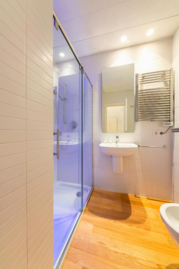 One-Bedroom Apartment with Terrace,980584792:JPEG