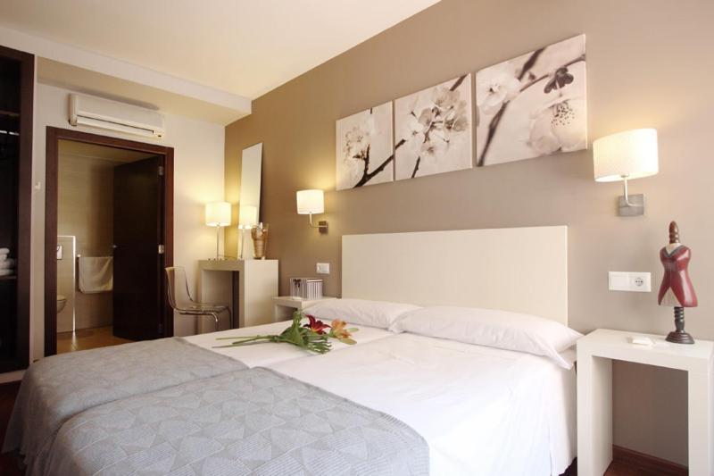 Quarto com 2 Camas de Solteiro