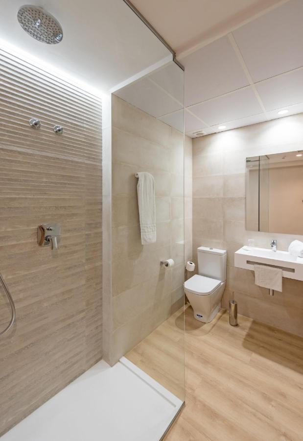 Single Room,995054854:JPEG