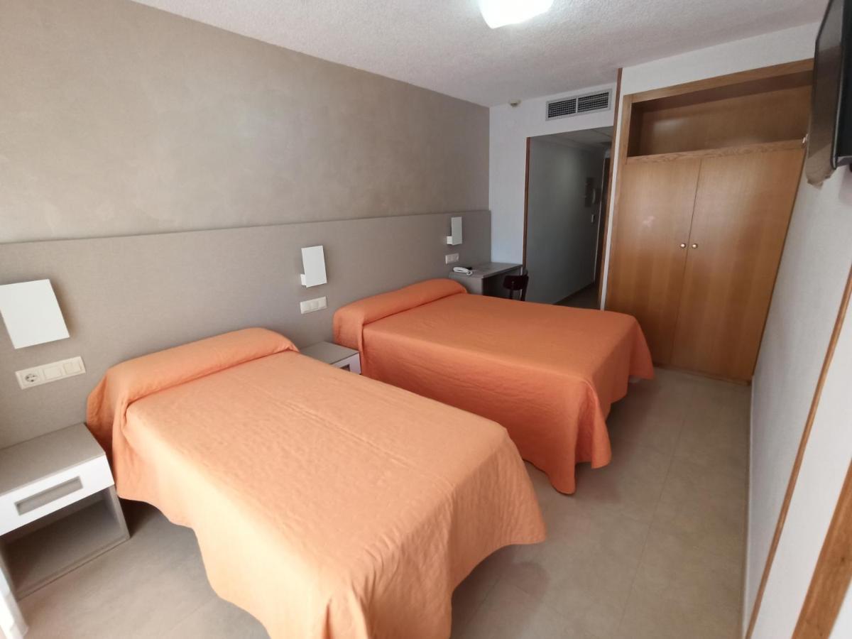 Triple Room,999651261:JPEG