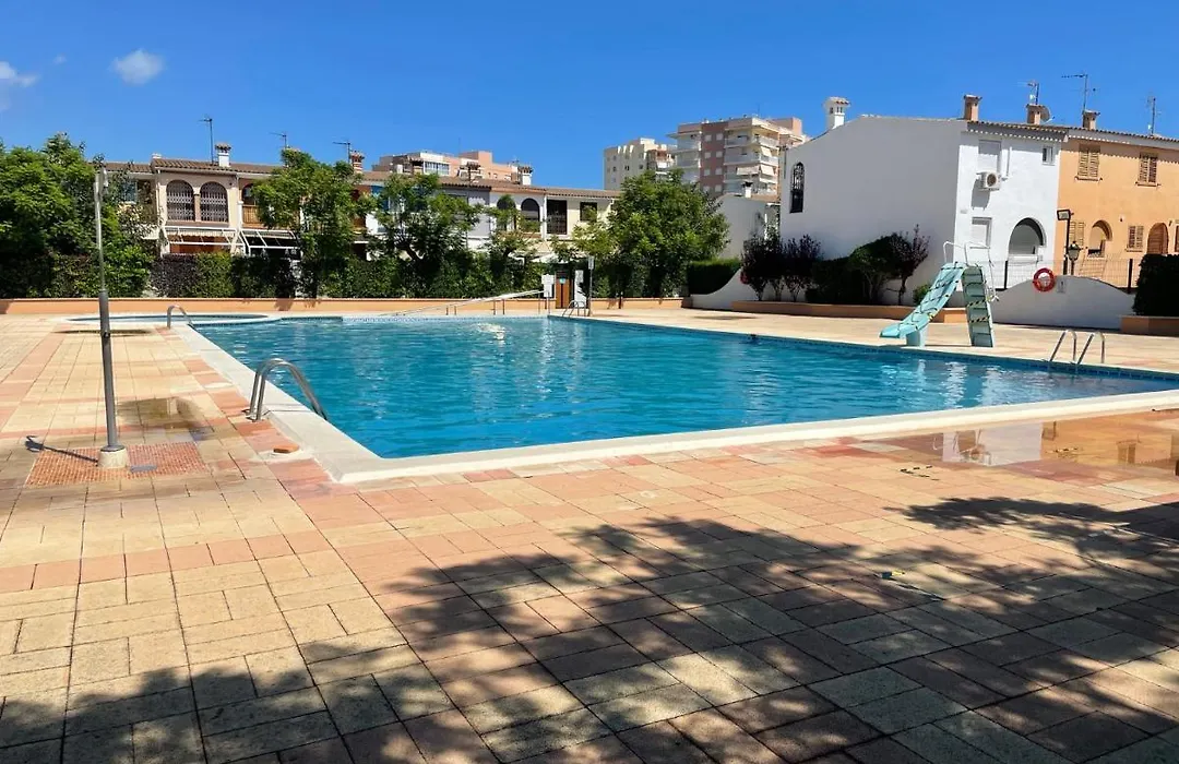 Adosado Con Piscina Y Tenis-1