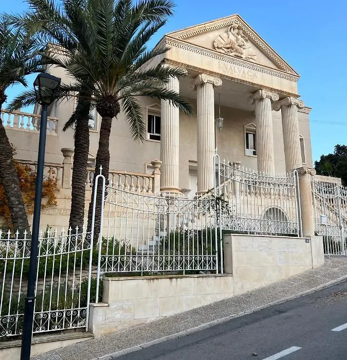 Chambre Dans Une Magnifique Villa Avec Sa Plage Et Piscine Vue Imprenable Sur La Mer-1