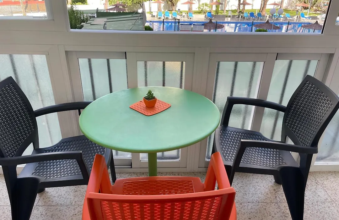 Bermudas-Turis Apartamentos-1