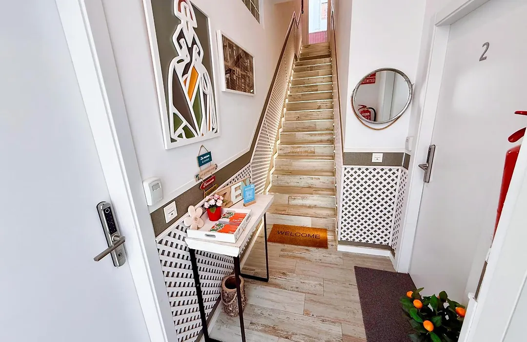 Loft Independiente Con Piscina Compartida En Centro De Valencia-1