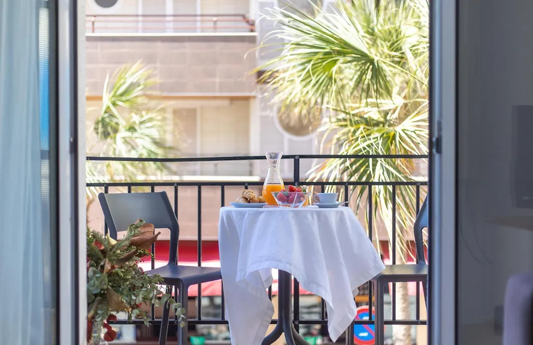 Apartamentos Senabre Palais-1