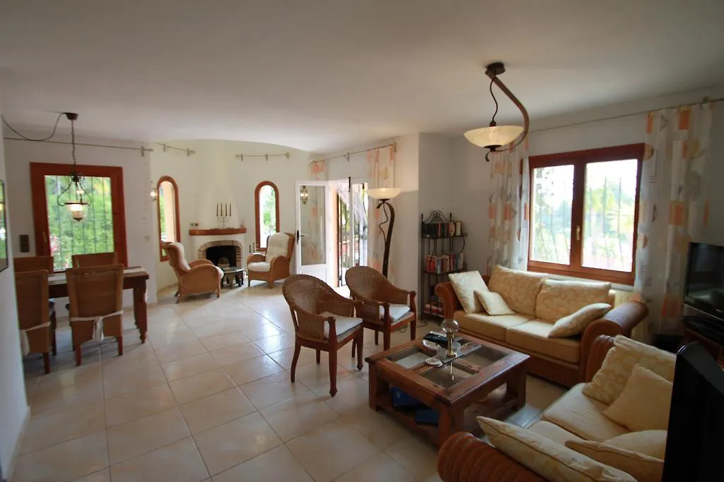 Chrisuli - Well Furnished Villa With Panoramic Views In Moraira-1