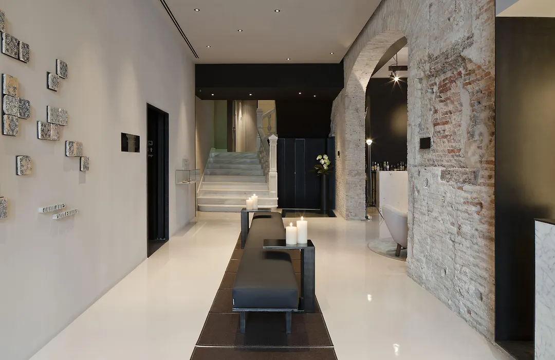Caro Hotel-1