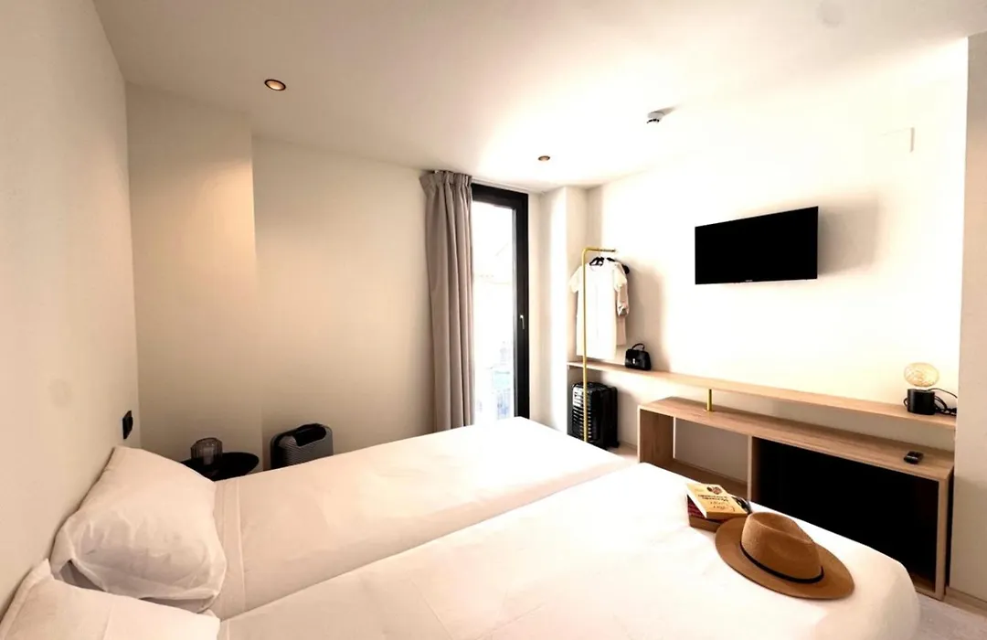 Hugo Beach Hotel & Apartments-1
