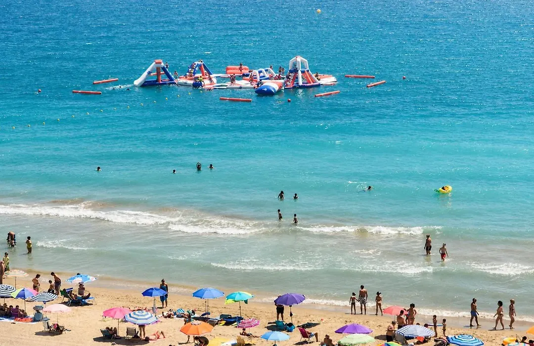 Turyva Tarongers 3 - Modern 2 Bed Holiday Apartment For Families & Couples-1