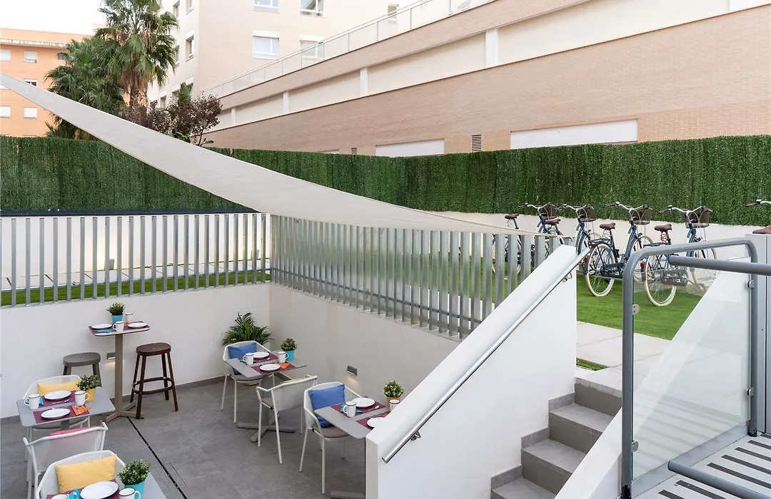 Ibis Budget Valencia Centro Puerto-1
