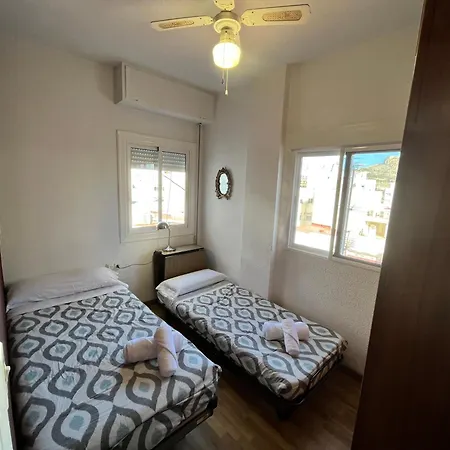 4 Bedrooms -Seneca Center Apartment-3