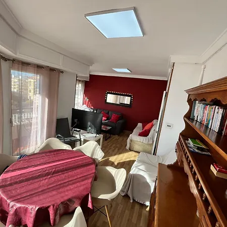 4 Bedrooms -Seneca Center Apartment-2