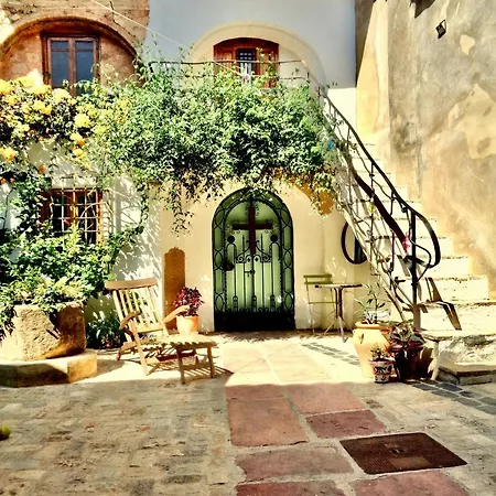 Oliva Courtyard Guesthouse-2