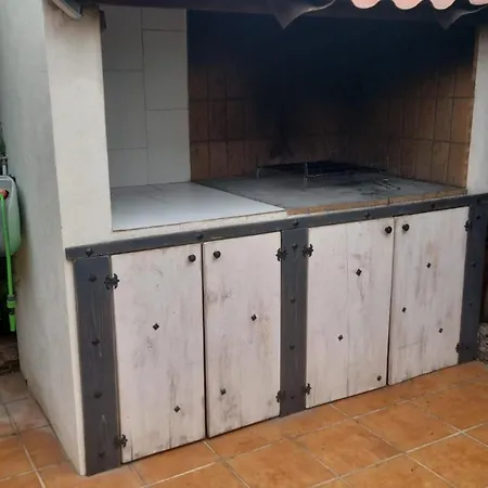 Encantadora Casa Cerca Del Mar Con Piscina Solo Familias-3