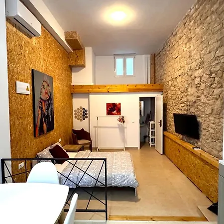 Soho Boho Apartments - With Sunny Rooftop Terrace And Fiber Optic Internet-2