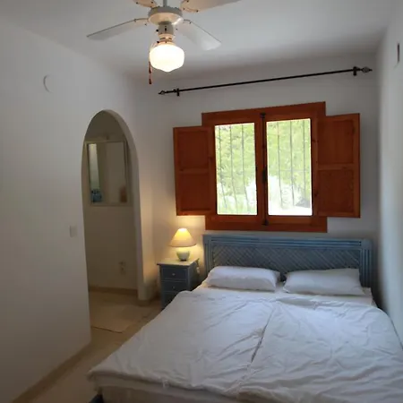 Chrisuli - Well Furnished Villa With Panoramic Views In Moraira-2
