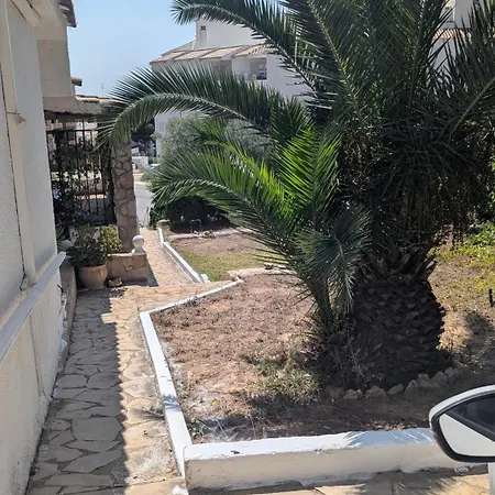 Villa Carmen - Chalet privado con piscina, jardín y barbacoa-2