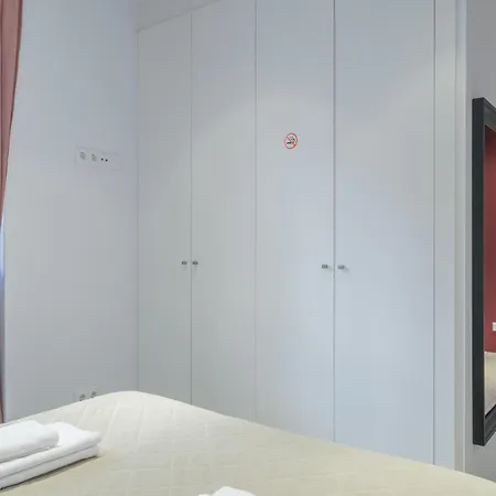 Modern Apartment Close To City Centre-3