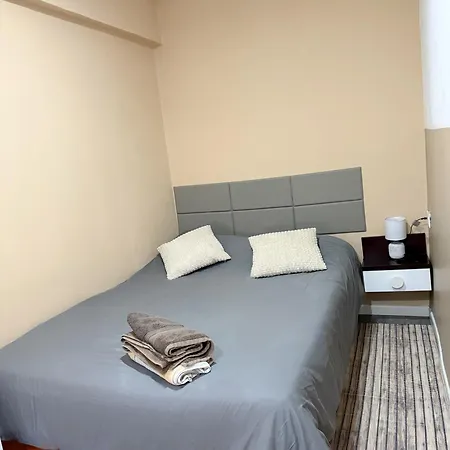 Avenue Rooms-2