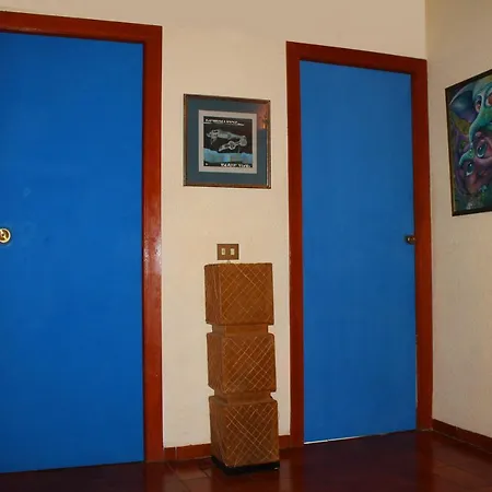 Montana Room Ingart House-3