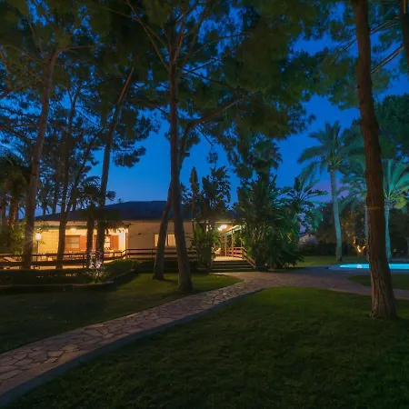 Beautiful Villa With A Dishwasher, Close To Restaurants-2