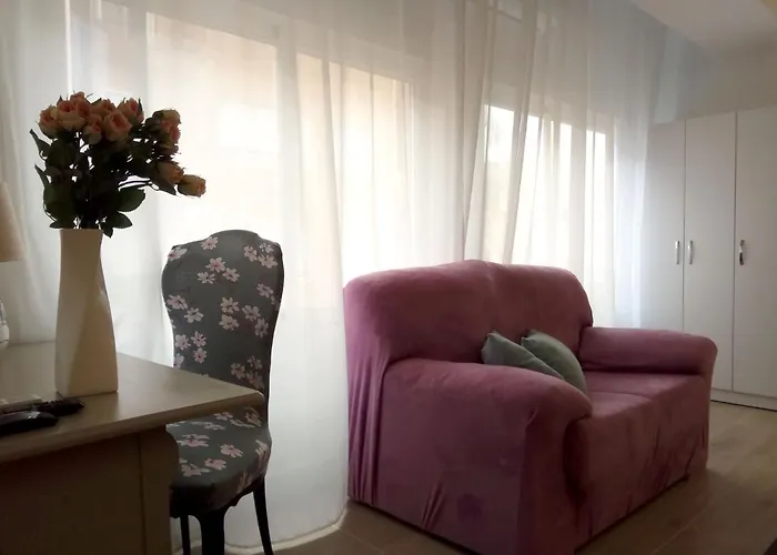 Alicante hotels near Castillo de Santa Barbara