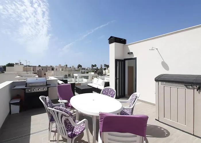 Villa Wilhelmina Torrevieja with Pool