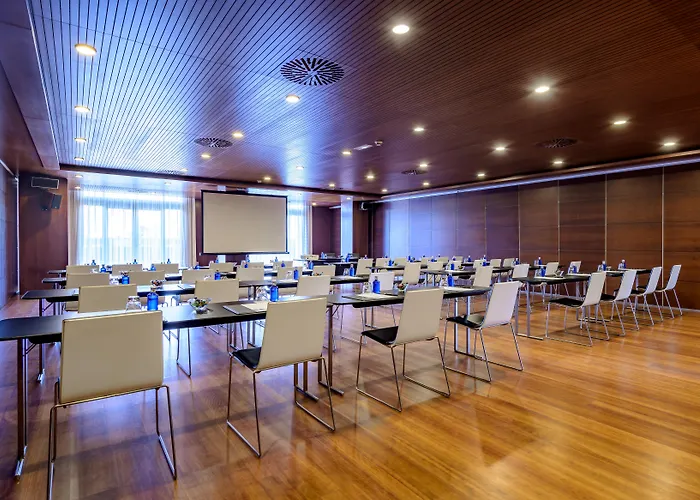 Hotels With Suites in Valencia Community