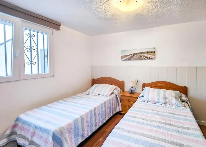 Boutique Primera Linea De Playa - Terraza Privada - Parking - Ideal Familias 6-7 Pax O Parejas 2-4 Pax Peñíscola