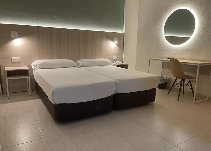 Benidorm hotels near Playa de Levante