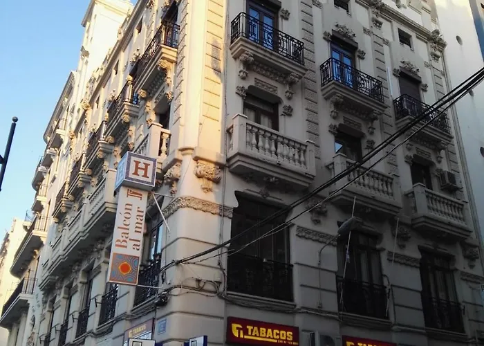 Valencia Dog Friendly Hotels near Torres de Serranos