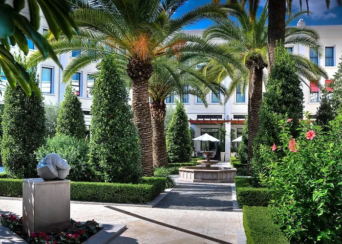 Valencia Hotels With Pool near Central Market of Valencia