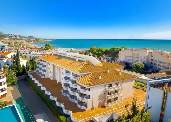 Hoteles cerca de Cala Mundina