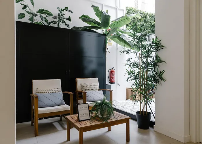 Hotel Nina Mala Valenza