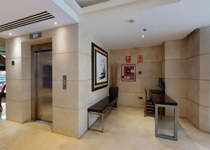 Hotel di lusso a Valenza vicino a Lonja de la Seda