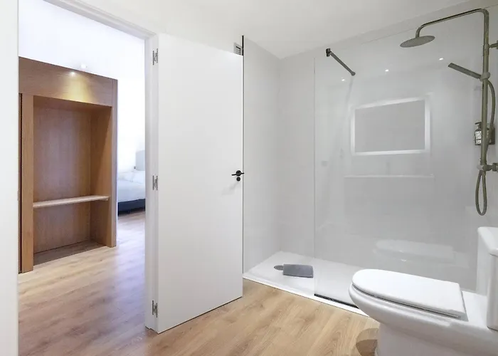 Hotel con piscina a Valenza