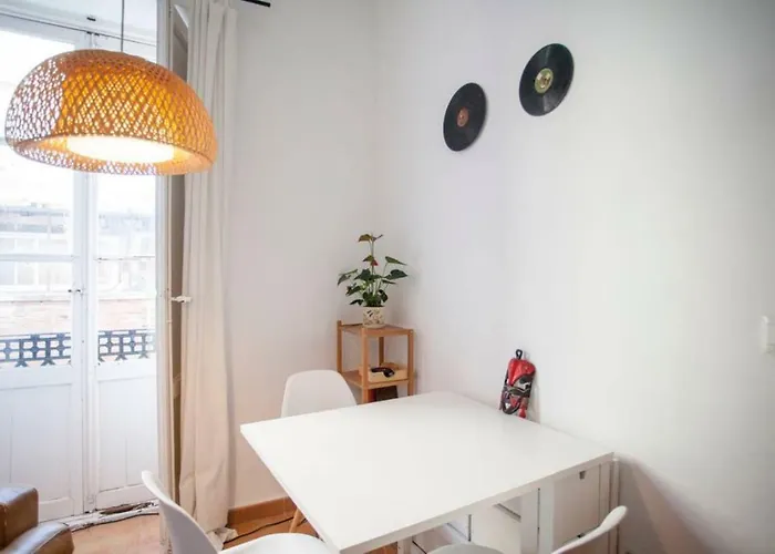 Luminous & Cosy Down Town Apartment Valenza che accetta animali